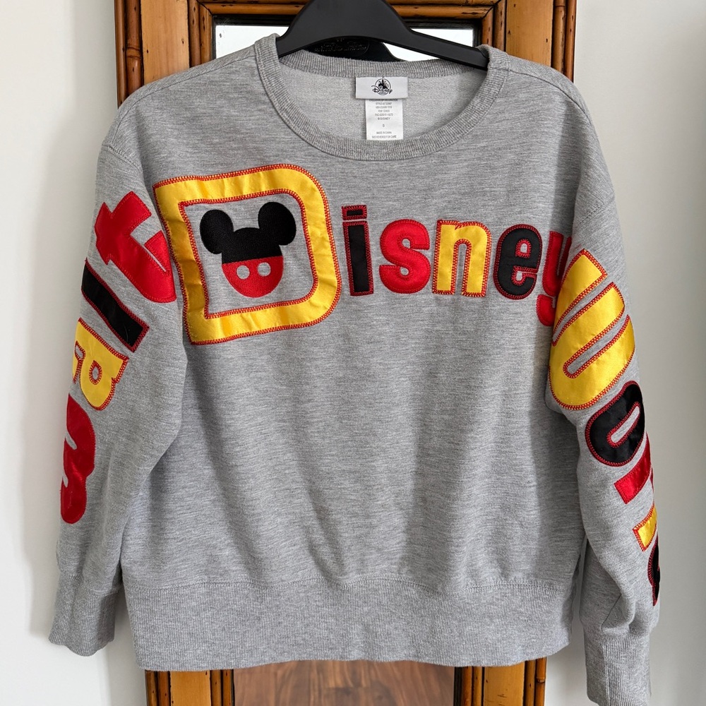Walt Disney World appliqué gray sweatshirt small